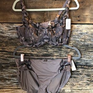 Soma Sensuous Lace bra and matching panties set